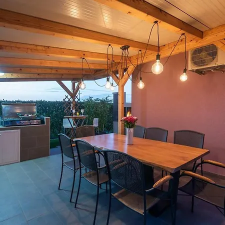 Elorea Ferienhaus Nova Vas (Brtonigla)